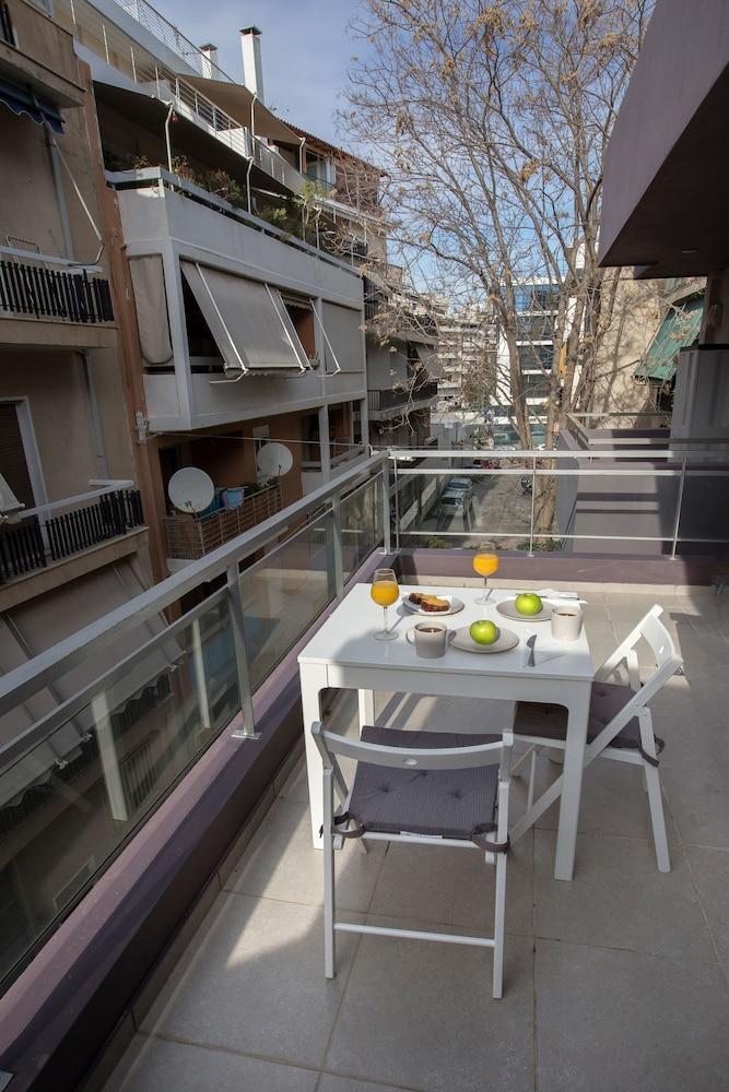Modern Comfy Apartment Near The Acropolis By Ghh Athens Exterior photo